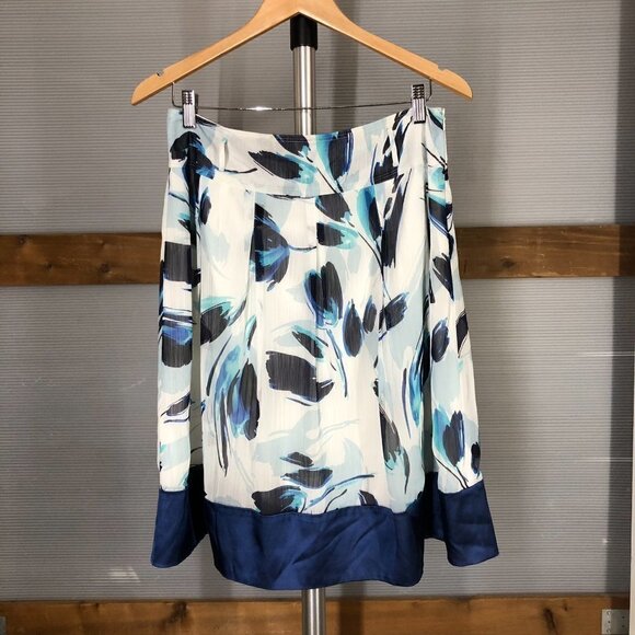 Anthro Lapis Blue White Pleat A-Line Floral Satin Hem Lined Skirt Sz M - Picture 2 of 8
